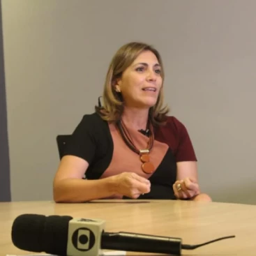 Deputada Rosana Valle em entrevista para a TV Tribuna